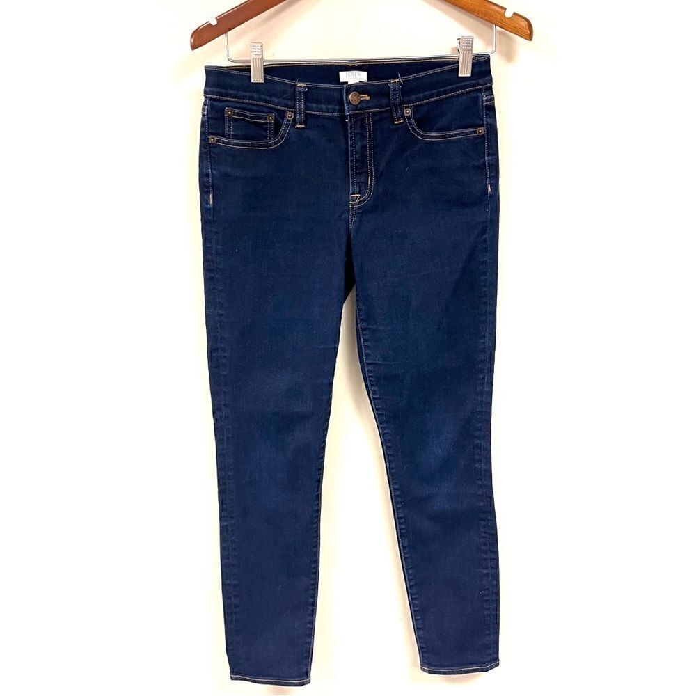J Crew dark Wash stretch skinny leg jean. Size 27/30